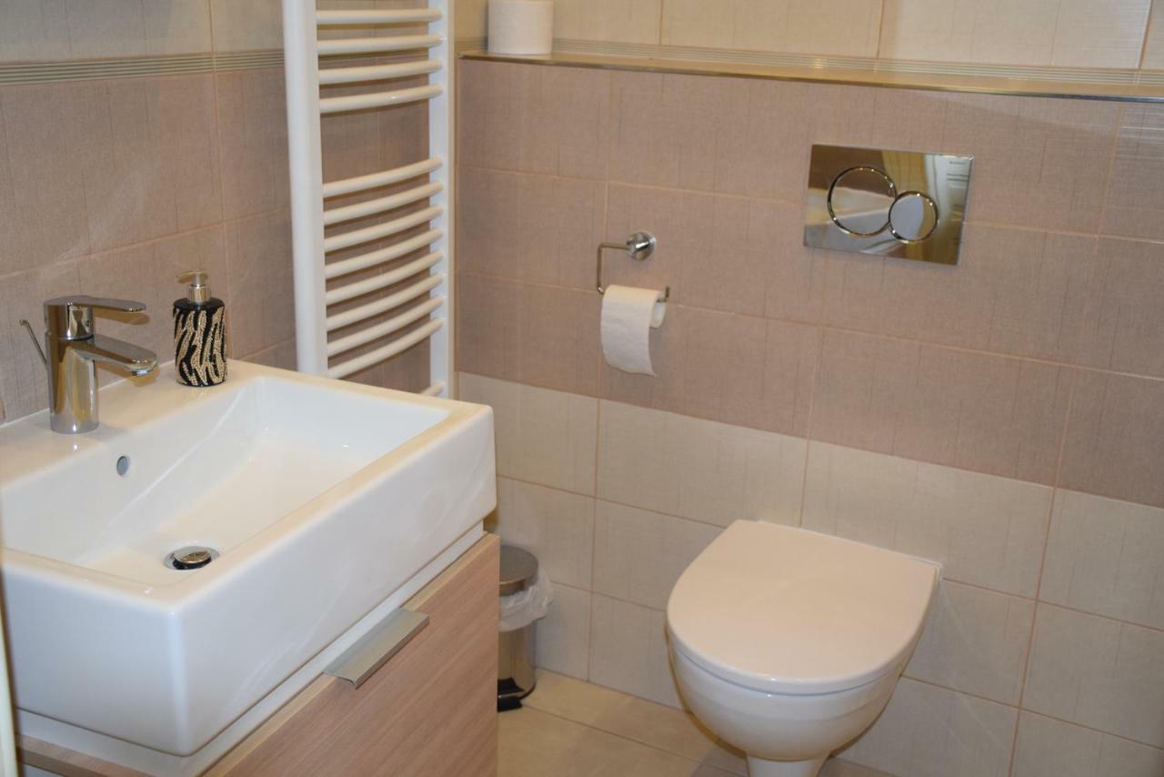 Tiva Downtown Apartments ปราก ภายนอก รูปภาพ