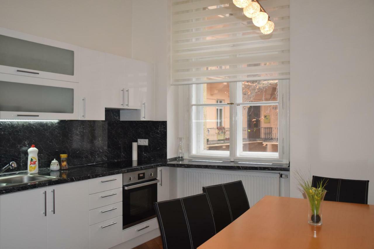 Tiva Downtown Apartments ปราก ภายนอก รูปภาพ